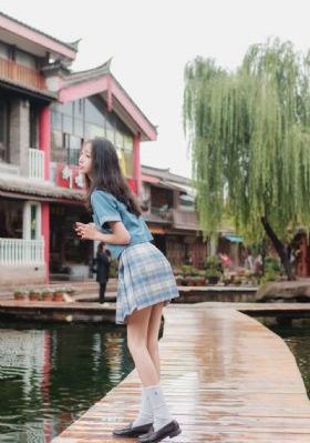 《美丽小蜜桃》_在线观看免费版